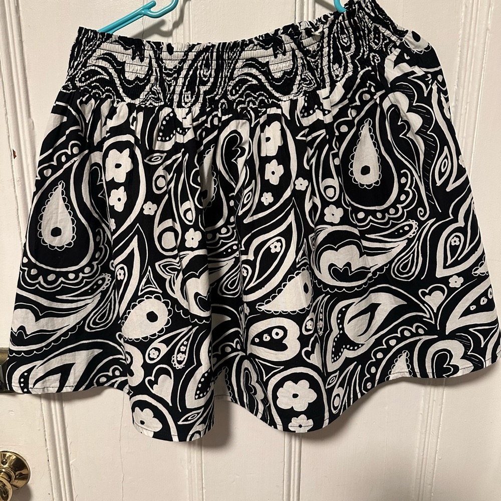 Lucy & Yak Black and White Women's Skirt size M EUC
